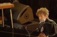 BOB-DYLAN-does-BUDDY-HOLLY-BRILLIANT-LIVE-tribute-to-his-idol